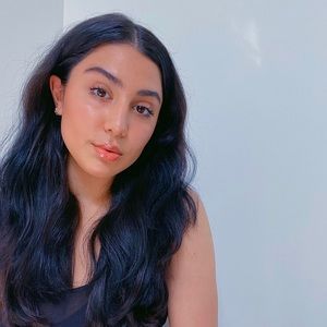 Meet your Posher, Niloufar